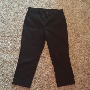 ⭐️ Black Stretch Capris